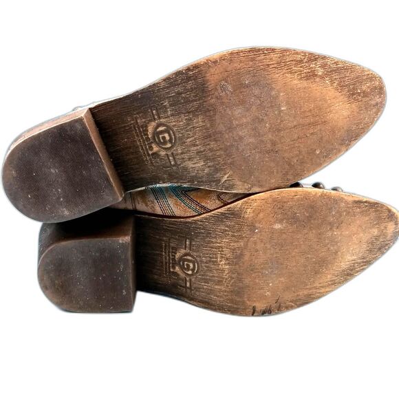 Circle G by Corral Leather Studded Pointed Toe Cowboy Ankle Boots - Size 8 - Picture 6 of 6